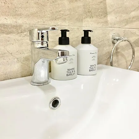 For 4 Guests Next To State Opera Appartamento