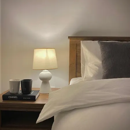 Apartment For 4 Guests Next To State Opera