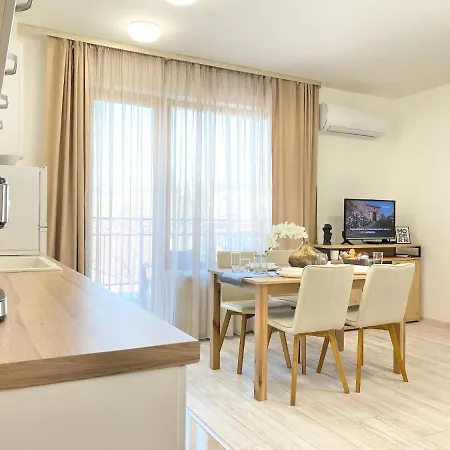 Apartment For 4 Guests Next To State Opera *