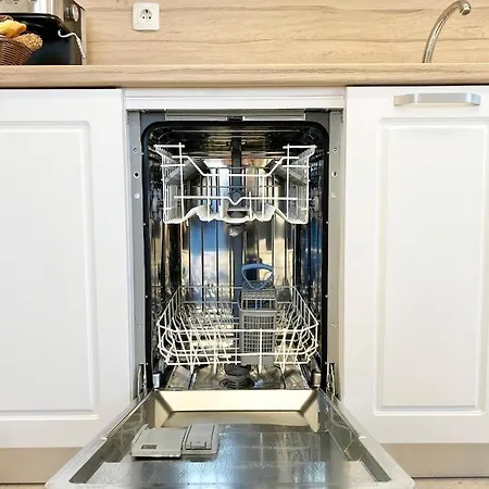 For 4 Guests Next To State Opera Apartman *