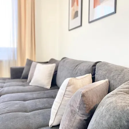 For 4 Guests Next To State Opera Apartman *