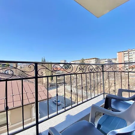 For 4 Guests Next To State Opera *