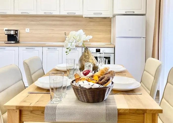 For 4 Guests Next To State Opera *