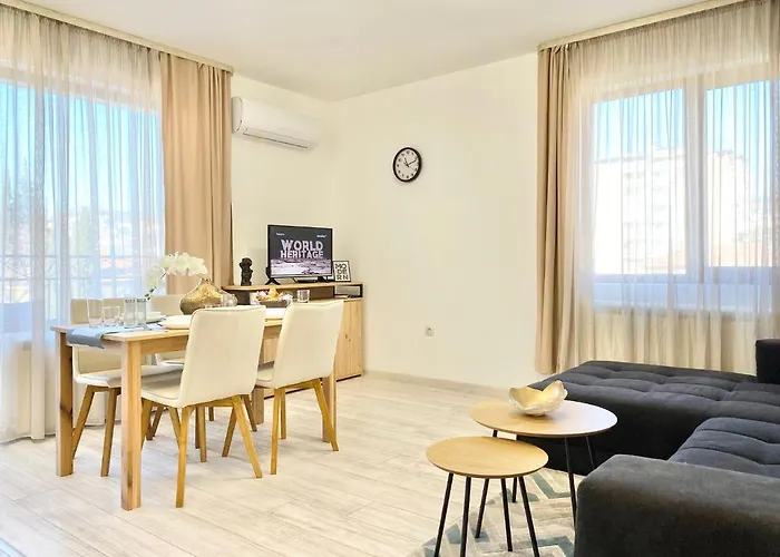 דירה For 4 Guests Next To State Opera