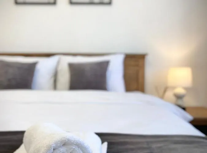 For 4 Guests Next To State Opera * סטרה זגורה