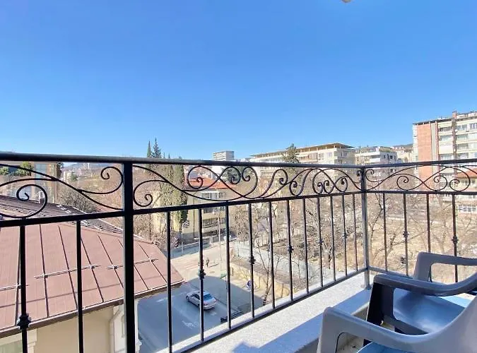 For 4 Guests Next To State Opera *